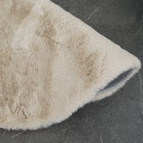 Zijkant detail KNUFFEL vloerkleed – 30 mm dikke pool en fluffy afwerking zijkant
