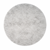 Rond fluffy vloerkleed lichtgrijs – sfeerfoto in interieur