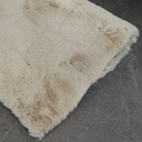 KNUFFEL fluffy vloerkleed beige – close-up zachte hoogpolige structuur